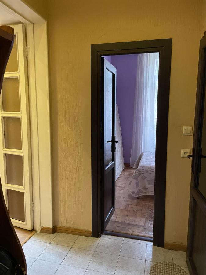 Cozy Apartment On Republic Square Yerevan Exterior photo
